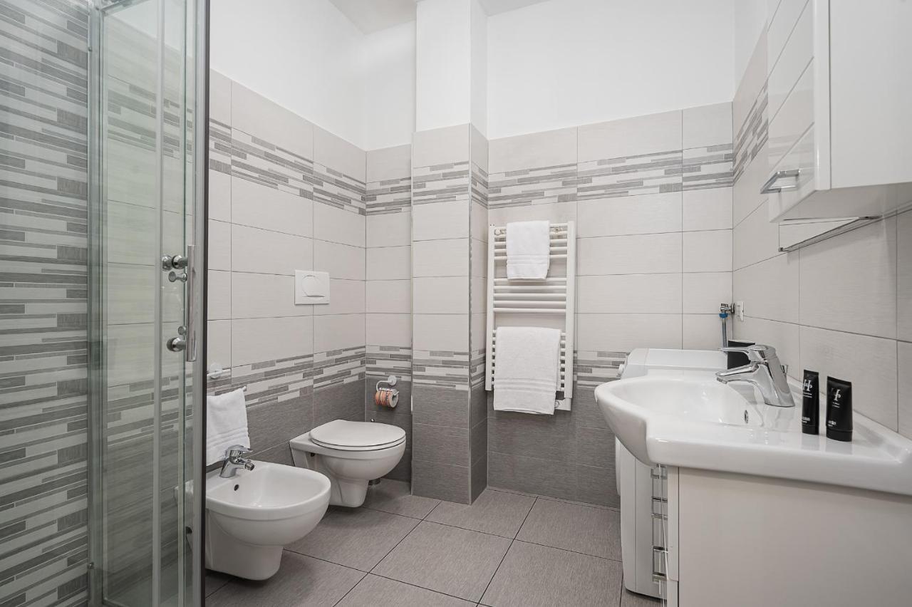 Hemeras Boutique Homes - Design Flat Near Metro Station Милан Экстерьер фото